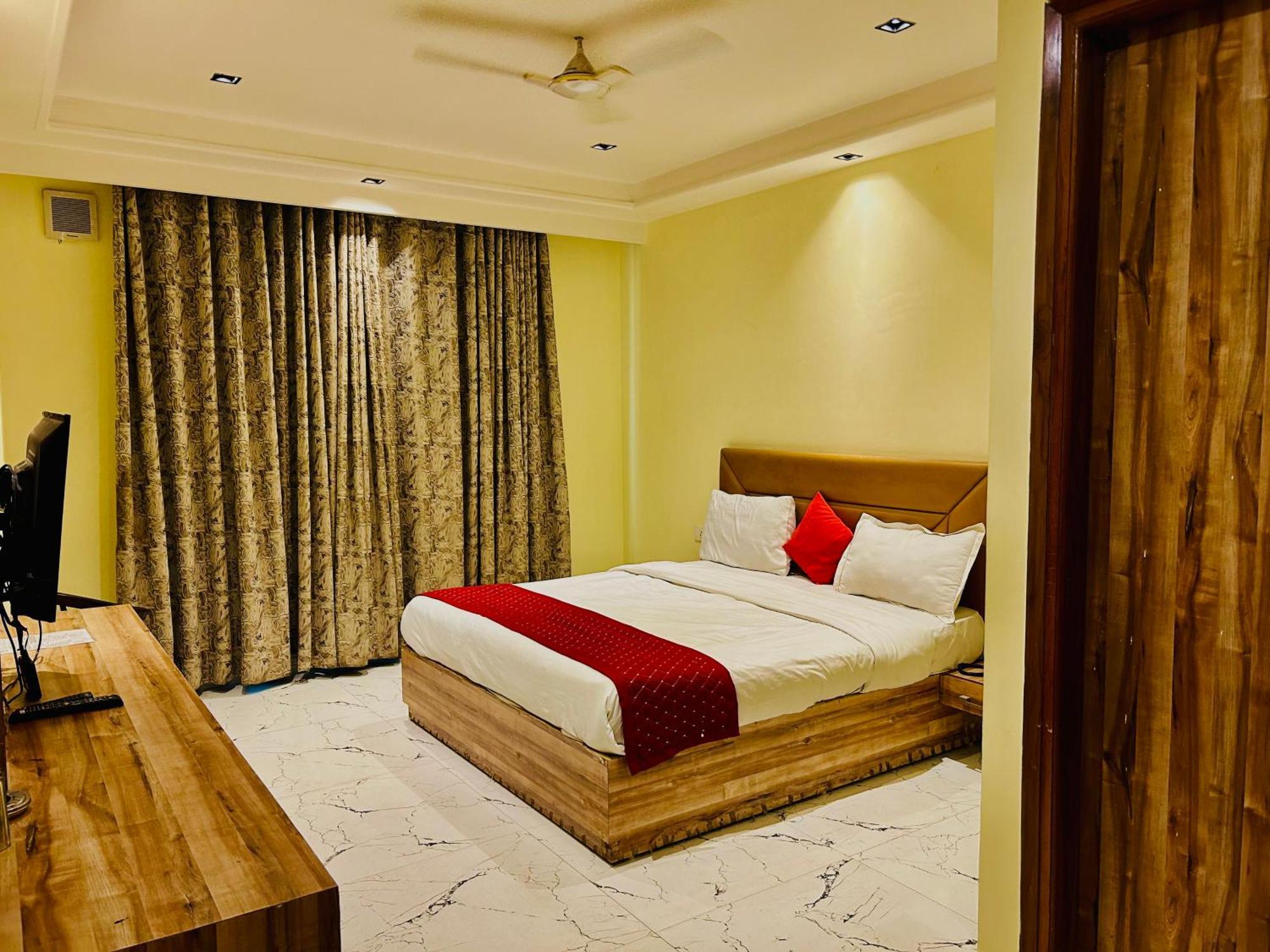 Hotel Royal Paradise By Kdson New Delhi Exterior photo